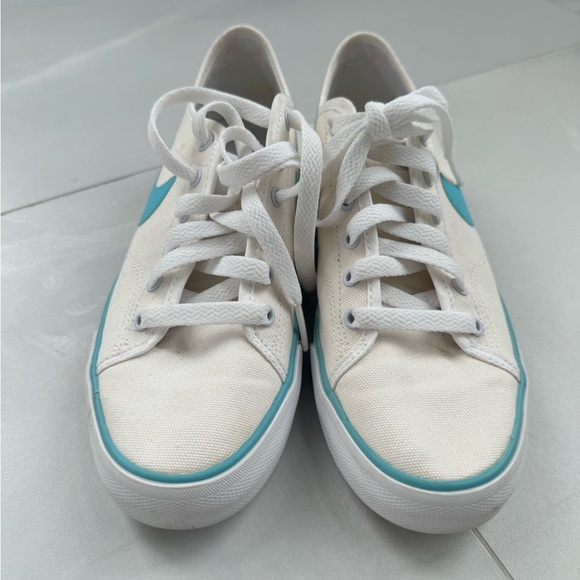 Nike sneakers - Picture 2 of 8